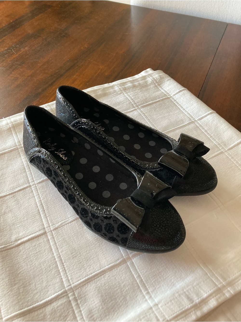 Women's Black Bow-Accent Ballet Flats